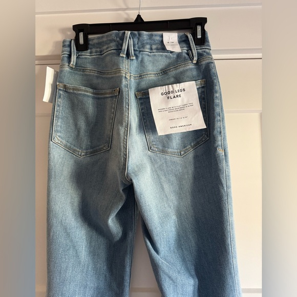 GOOD AMERICAN LIGHT COMPRESSION FLARE JEANS - Picture 9 of 15